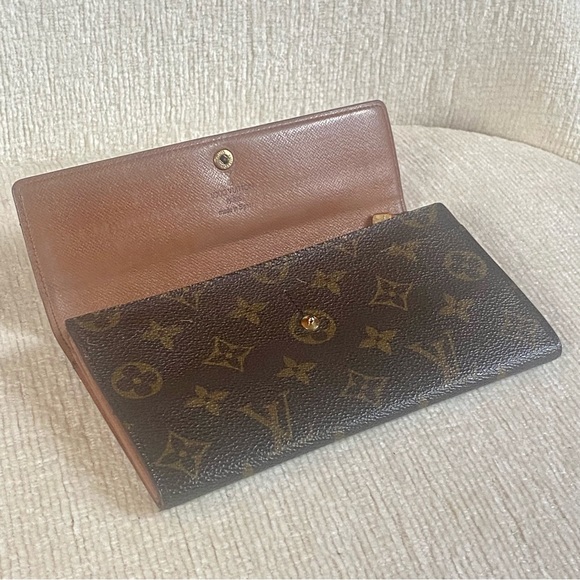 Louis Vuitton Monogram Sarah Wallet beautiful used condition - Picture 12 of 12